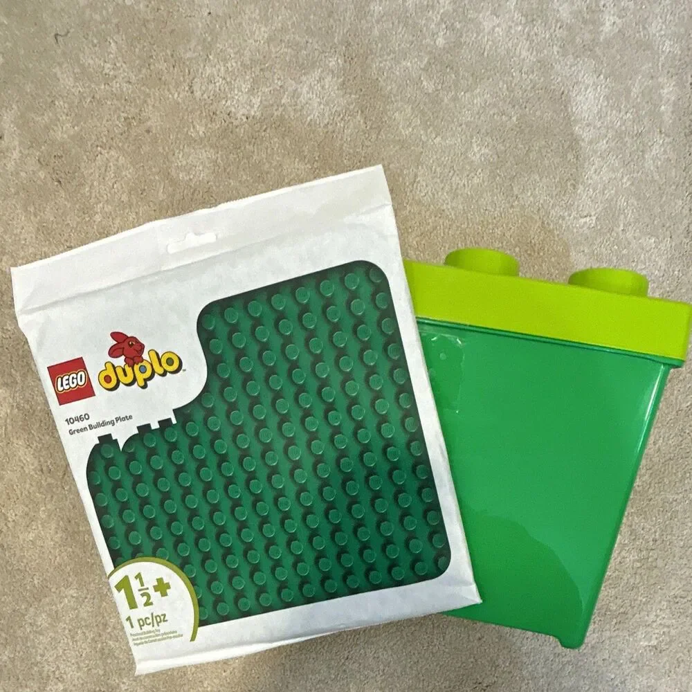 LEGO DUPLO classic storage box unused w/ blocks and building plate